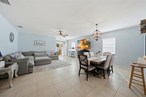 House in Punta Gorda, Florida 3 bedrooms, 163.14 sq.m. № 2110877 - photo 12