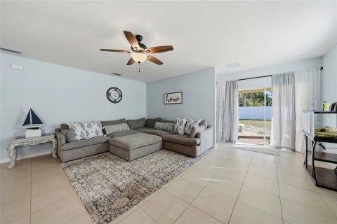 House in Punta Gorda, Florida 3 bedrooms, 163.14 sq.m. № 2110877 - photo 3
