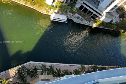 Copropriété à louer à Miami, Floride: 2 chambres, 103.12 m2 № 2071583 - photo 18