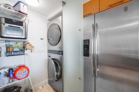 Copropriété à louer à Miami, Floride: 2 chambres, 103.12 m2 № 2071583 - photo 14
