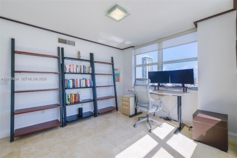 Copropriété à louer à Miami, Floride: 2 chambres, 103.12 m2 № 2071583 - photo 12