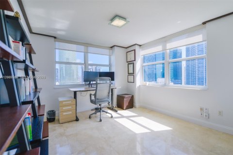 Copropriété à louer à Miami, Floride: 2 chambres, 103.12 m2 № 2071583 - photo 11
