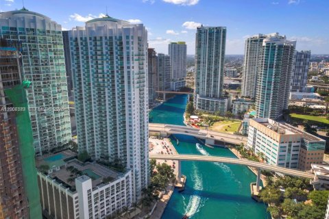 Copropriété à louer à Miami, Floride: 2 chambres, 103.12 m2 № 2071583 - photo 2