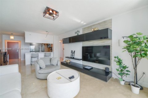 Copropriété à louer à Miami, Floride: 2 chambres, 103.12 m2 № 2071583 - photo 5