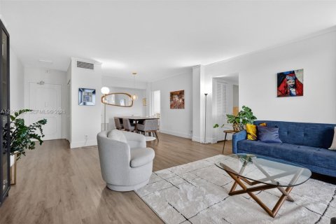 Copropriété à vendre à Bay Harbor Islands, Floride: 2 chambres, 129.88 m2 № 2186373 - photo 4