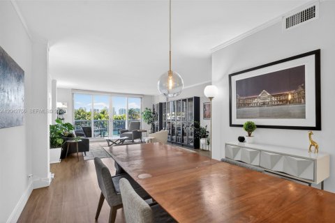 Copropriété à vendre à Bay Harbor Islands, Floride: 2 chambres, 129.88 m2 № 2186373 - photo 5