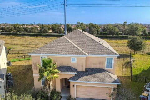 House in Davenport, Florida 8 bedrooms, 295.06 sq.m. № 1719889 - photo 3