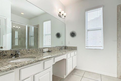 House in Davenport, Florida 8 bedrooms, 295.06 sq.m. № 1719889 - photo 14