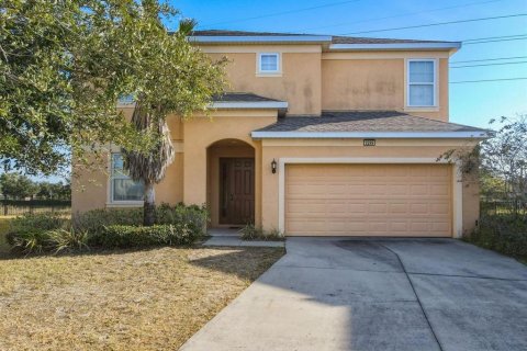 House in Davenport, Florida 8 bedrooms, 295.06 sq.m. № 1719889 - photo 1