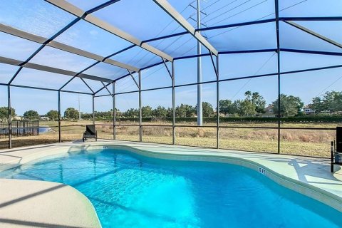 House in Davenport, Florida 8 bedrooms, 295.06 sq.m. № 1719889 - photo 5