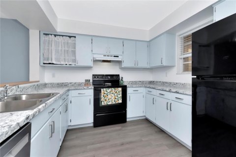Copropriété à vendre à Saint Petersburg, Floride: 2 chambres, 83.61 m2 № 1761979 - photo 4