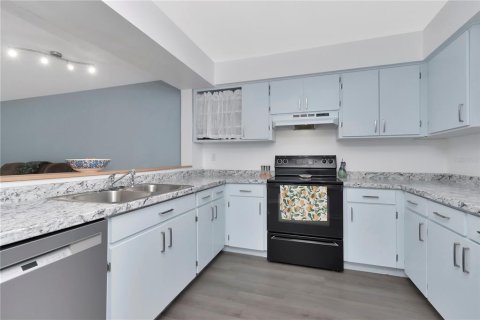 Copropriété à vendre à Saint Petersburg, Floride: 2 chambres, 83.61 m2 № 1761979 - photo 5