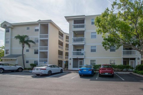 Copropriété à vendre à Saint Petersburg, Floride: 2 chambres, 83.61 m2 № 1761979 - photo 1