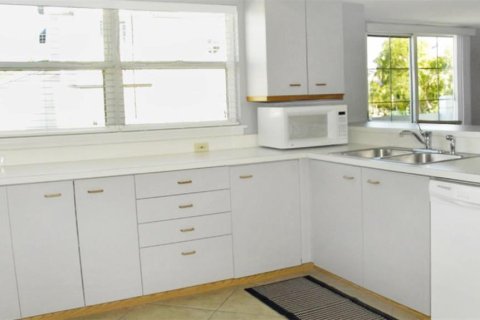 Condo in Sarasota, Florida, 1 bedroom  № 828429 - photo 6