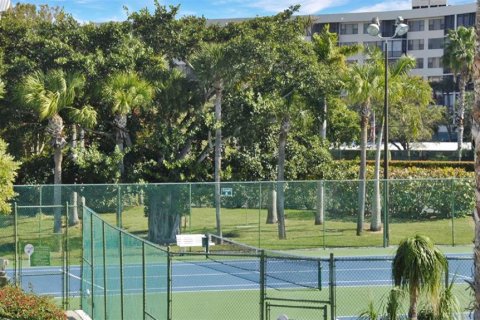Condo in Sarasota, Florida, 1 bedroom  № 828429 - photo 3