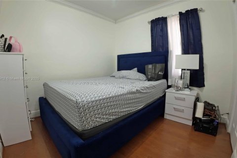 Casa en venta en Miami, Florida, 3 dormitorios, 170.38 m2 № 1791081 - foto 14