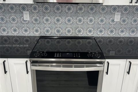 Townhouse in Miami, Florida 3 bedrooms, 145.48 sq.m. № 2041950 - photo 7