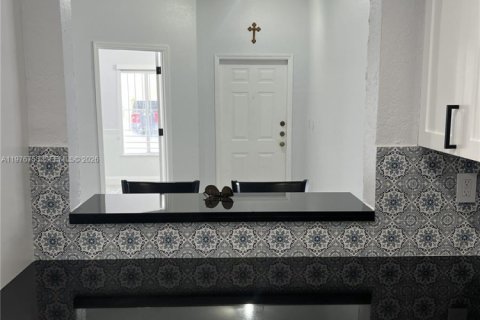 Townhouse in Miami, Florida 3 bedrooms, 145.48 sq.m. № 2041950 - photo 9