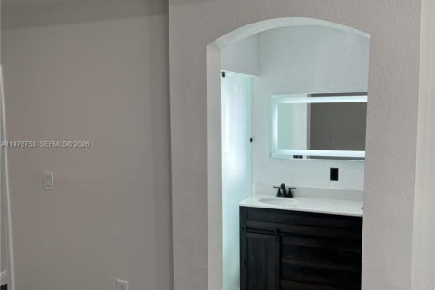 Townhouse in Miami, Florida 3 bedrooms, 145.48 sq.m. № 2041950 - photo 20