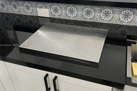 Townhouse in Miami, Florida 3 bedrooms, 145.48 sq.m. № 2041950 - photo 5