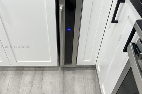 Townhouse in Miami, Florida 3 bedrooms, 145.48 sq.m. № 2041950 - photo 8