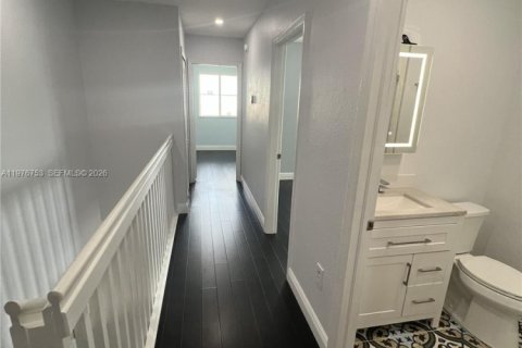 Townhouse in Miami, Florida 3 bedrooms, 145.48 sq.m. № 2041950 - photo 27
