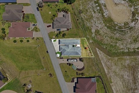 House in Polk City, Florida 2 bedrooms, 161.56 sq.m. № 2206052 - photo 8