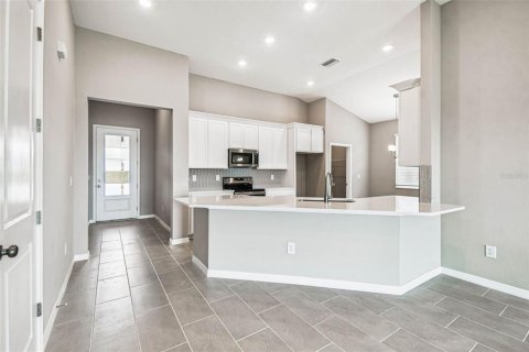 Casa en venta en Brooksville, Florida, 4 dormitorios, 179.86 m2 № 1918254 - foto 4