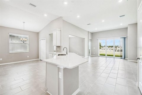 Casa en venta en Brooksville, Florida, 4 dormitorios, 179.86 m2 № 1918254 - foto 7