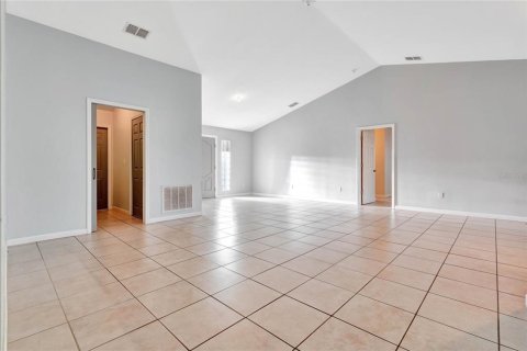 House in Spring Hill, Florida 3 bedrooms, 183.85 sq.m. № 1425506 - photo 17