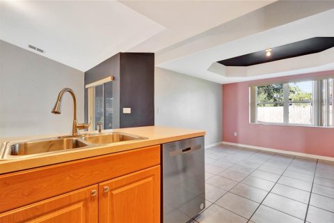 House in Spring Hill, Florida 3 bedrooms, 183.85 sq.m. № 1425506 - photo 3