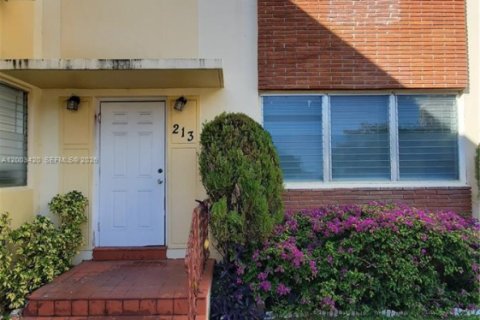 Apartment in Coral Gables, Florida 1 bedroom, 68.28 sq.m. № 2066625 - photo 4