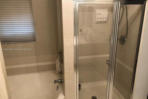 Touwnhouse à louer à Hollywood, Floride: 3 chambres, 162.39 m2 № 2058418 - photo 10