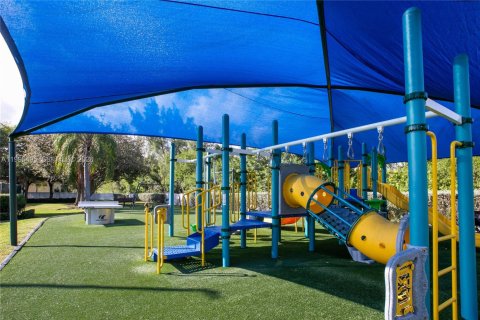 Touwnhouse à louer à Hollywood, Floride: 3 chambres, 162.39 m2 № 2058418 - photo 24