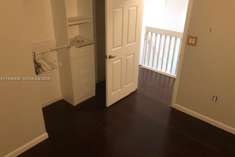 Touwnhouse à louer à Hollywood, Floride: 3 chambres, 162.39 m2 № 2058418 - photo 14