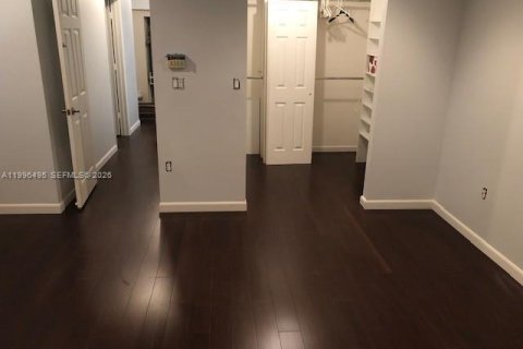 Touwnhouse à louer à Hollywood, Floride: 3 chambres, 162.39 m2 № 2058418 - photo 12