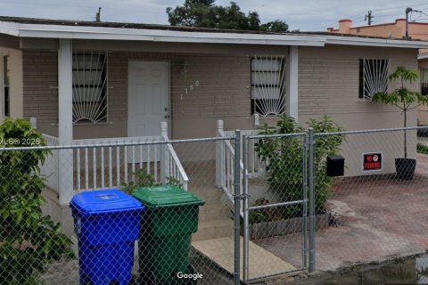 Commercial property in Miami, Florida 213.21 sq.m. № 1983257 - photo 2