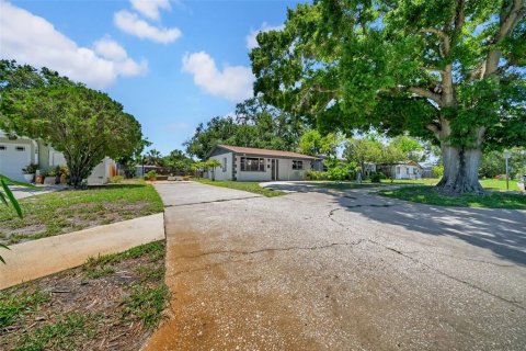 House in Saint Petersburg, Florida 2 bedrooms, 70.51 sq.m. № 1833112 - photo 7