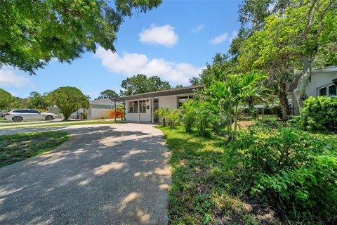 House in Saint Petersburg, Florida 2 bedrooms, 70.51 sq.m. № 1833112 - photo 5