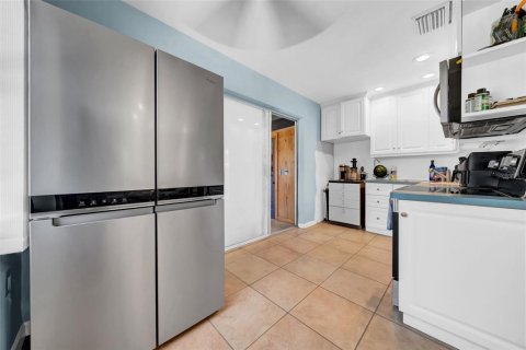 House in Saint Petersburg, Florida 2 bedrooms, 70.51 sq.m. № 1833112 - photo 20
