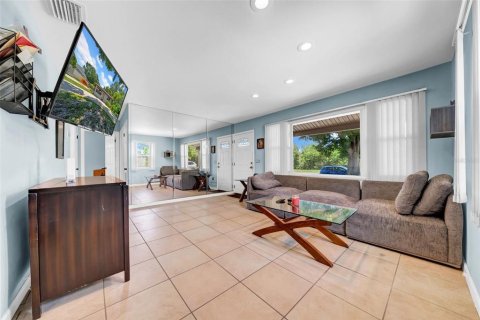 House in Saint Petersburg, Florida 2 bedrooms, 70.51 sq.m. № 1833112 - photo 19