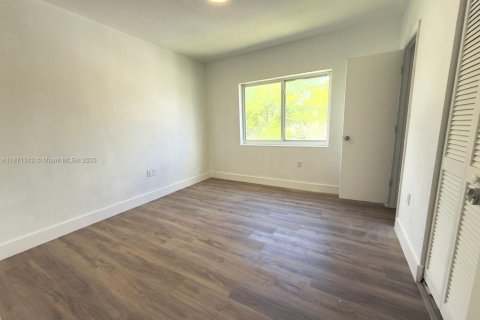 Condo in Miami, Florida, 3 bedrooms  № 1920373 - photo 9