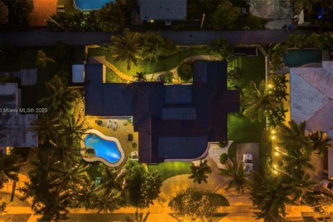 House in Hollywood, Florida 7 bedrooms № 1950729 - photo 13