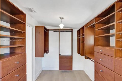 House in Hollywood, Florida 7 bedrooms № 1950729 - photo 27