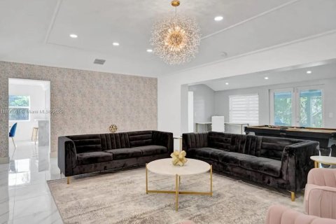 House in Hollywood, Florida 7 bedrooms № 1950729 - photo 29