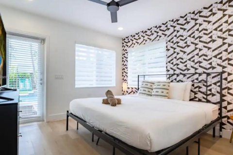 House in Hollywood, Florida 7 bedrooms № 1950729 - photo 20