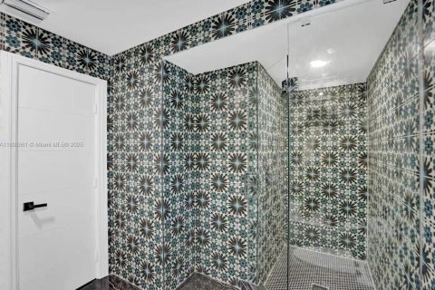 House in Hollywood, Florida 7 bedrooms № 1950729 - photo 14