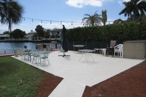 Снять в аренду кондоминиум в Халландейл-Бич, Флорида 1 спальня, 92.9м2, № 2043406 - фото 23