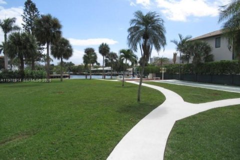 Снять в аренду кондоминиум в Халландейл-Бич, Флорида 1 спальня, 92.9м2, № 2043406 - фото 22