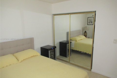 Снять в аренду кондоминиум в Халландейл-Бич, Флорида 1 спальня, 92.9м2, № 2043406 - фото 13